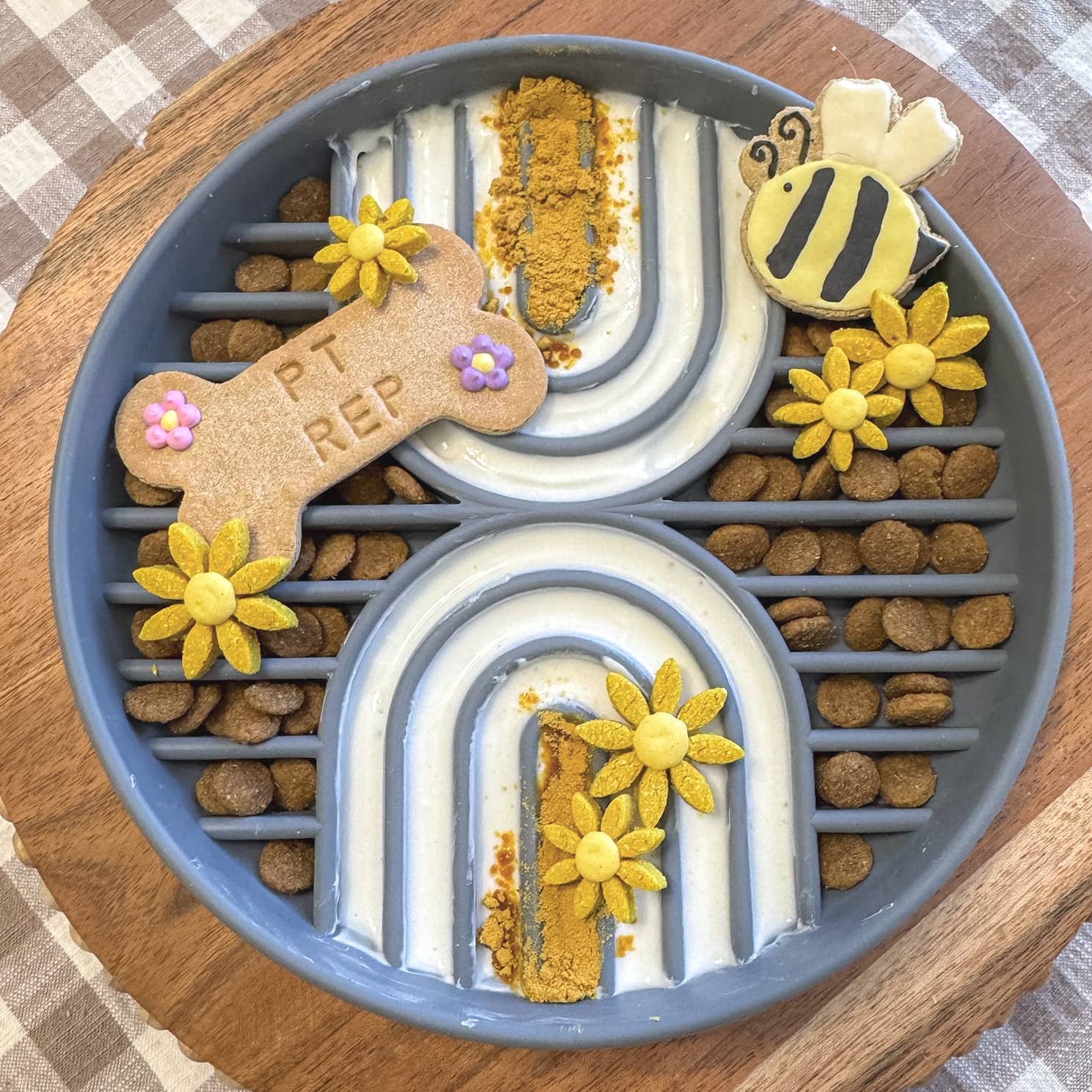 Pawsome Tails Rainbow – Slow feeder-skål för hund