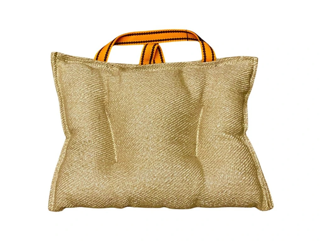 Pillow L – stor bitkudde i jute och ringo