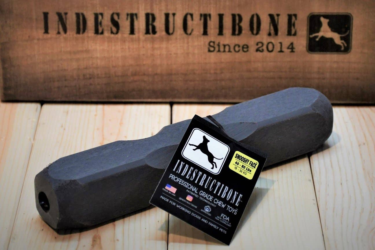 Indestructibone™ Smooshy Face – Tuggleksak med garanti för kraftiga käkar | För hundar 18–36 kg (40–80 lbs)