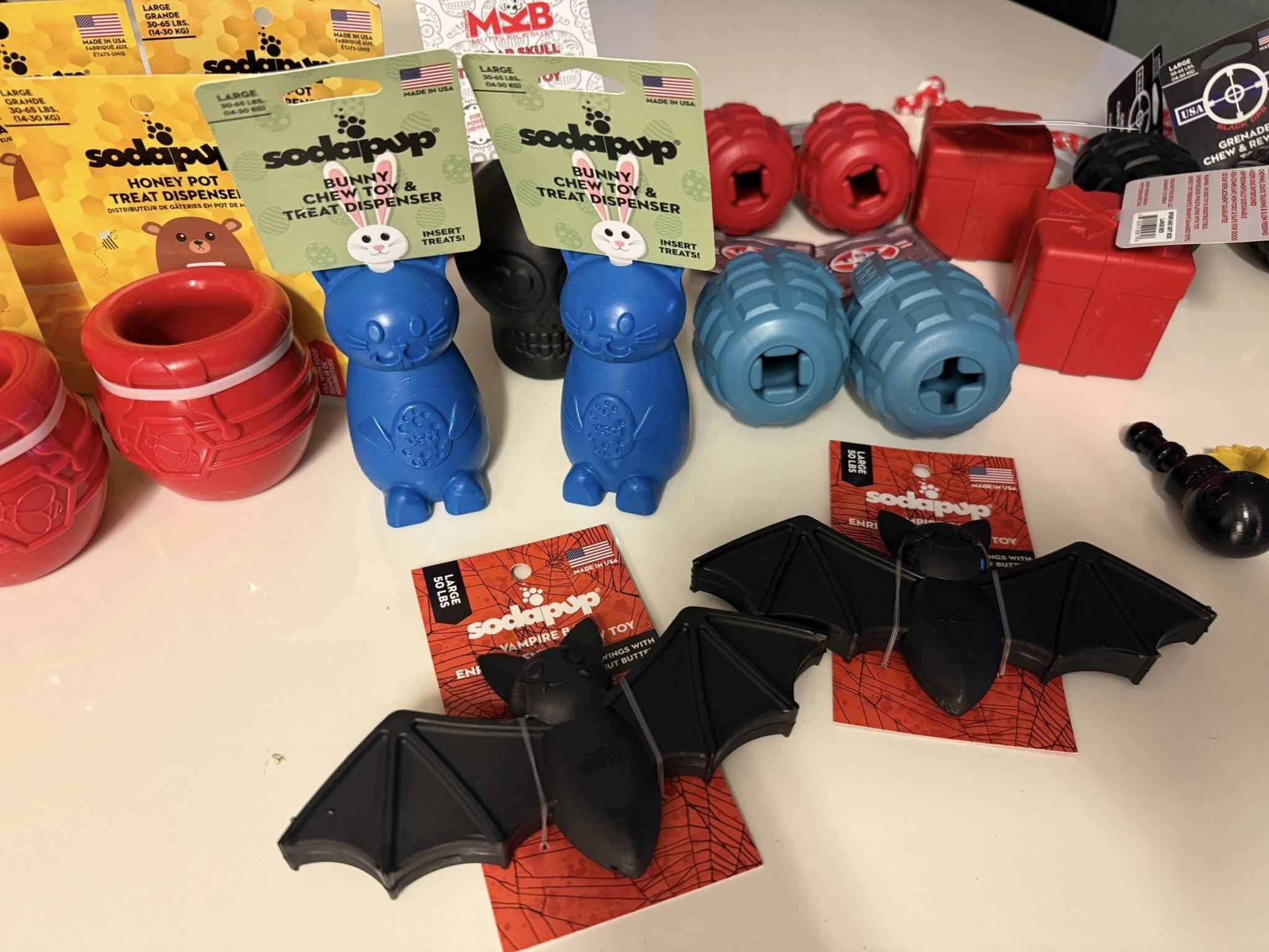 SodaPup Halloween Bat – Hållbar nylontuggleksak för hundar