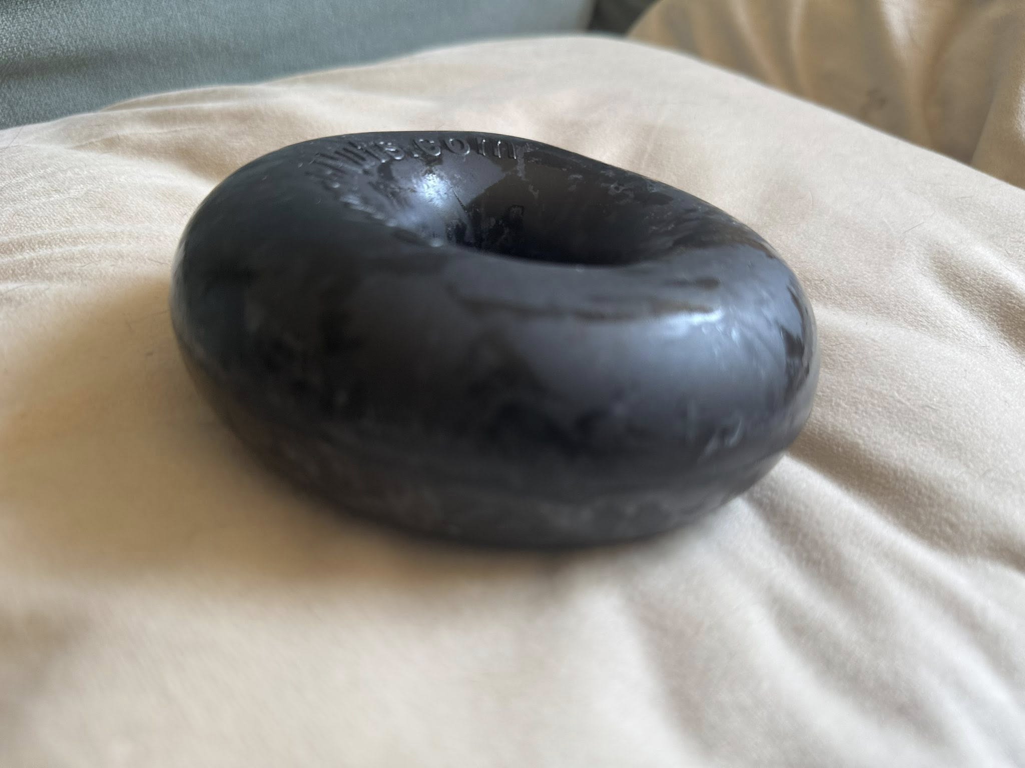 Goughnuts Power Chewer Ring – Svart Medium | Livstidsgaranti