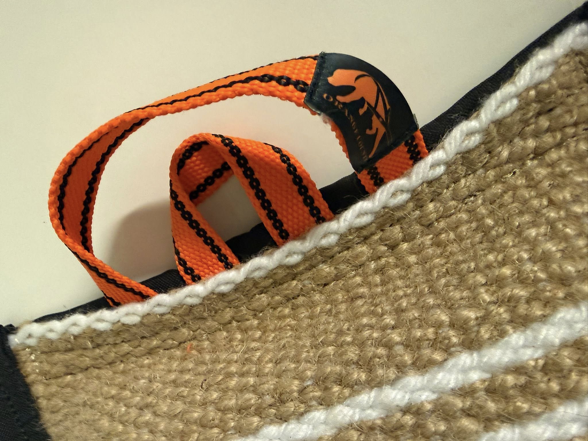 Wedge Pillow M Hard | Bitkudde i jute