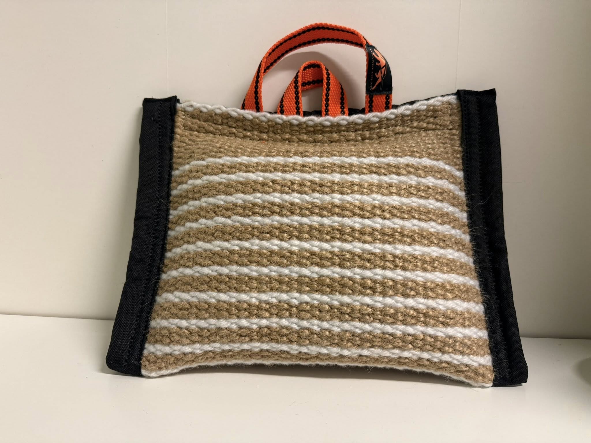 Wedge Pillow M Hard | Bitkudde i jute