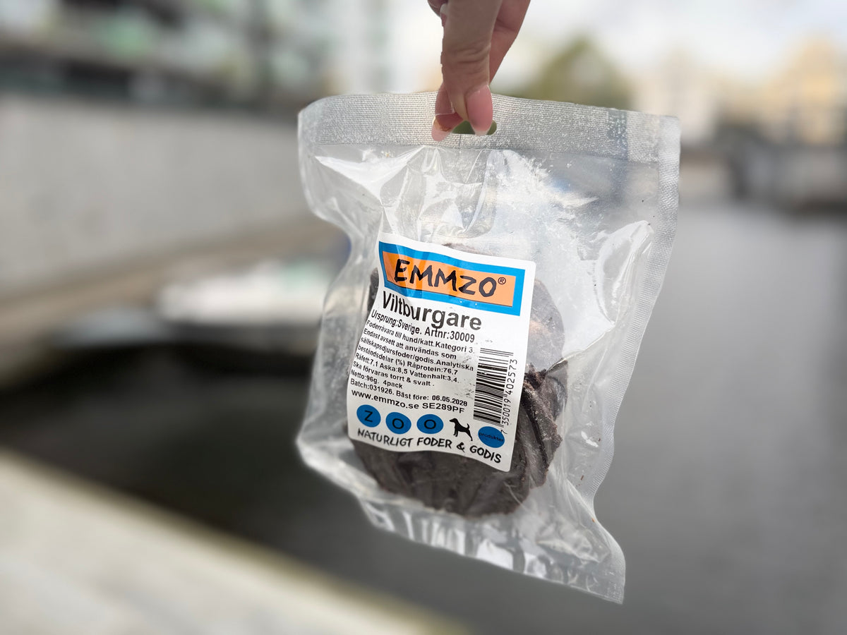 Emmzo Viltburgare 4-pack 🇸🇪 – Naturligt Hundgodis av Vilt för Hundar | Staffeshoppen