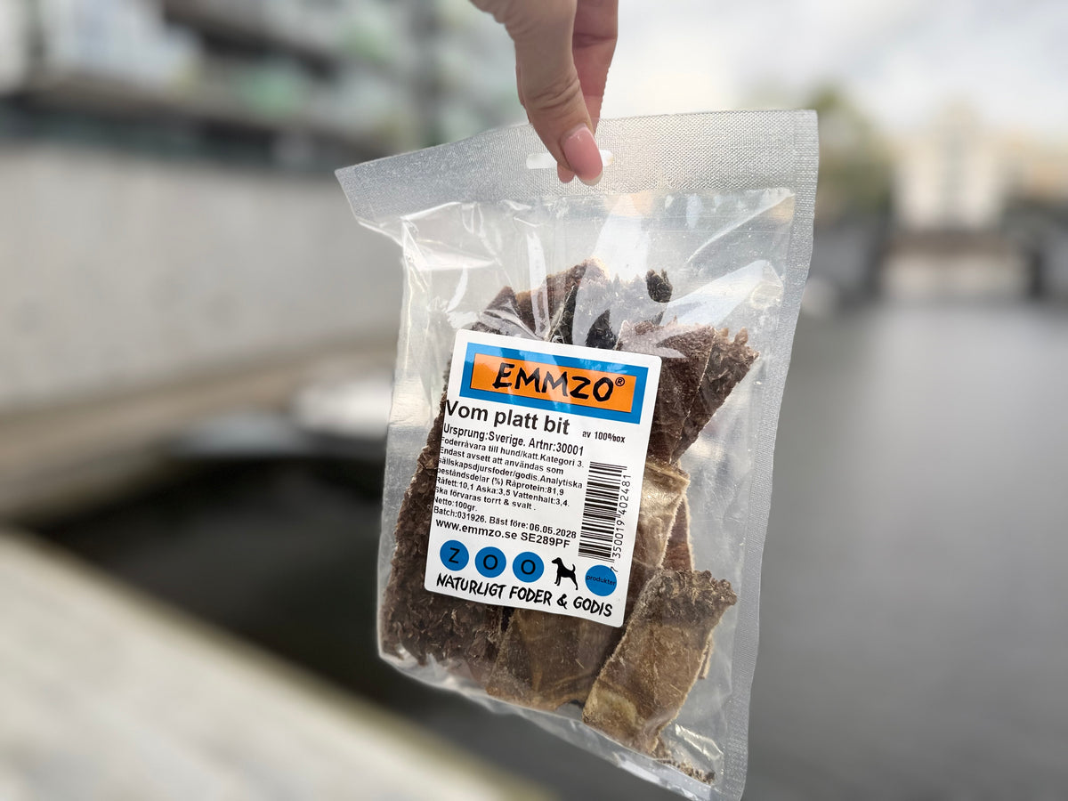 Emmzo vom platt i bit 100 g – 🇸🇪 Svenskt naturligt hundtugg av nötvom | Staffeshoppen
